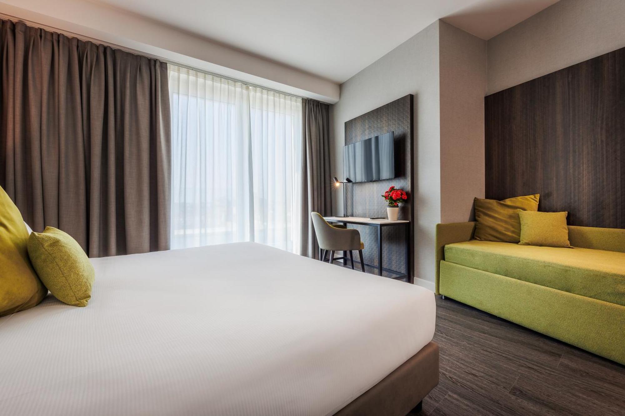 Ih Hotels Milano Centrale Экстерьер фото