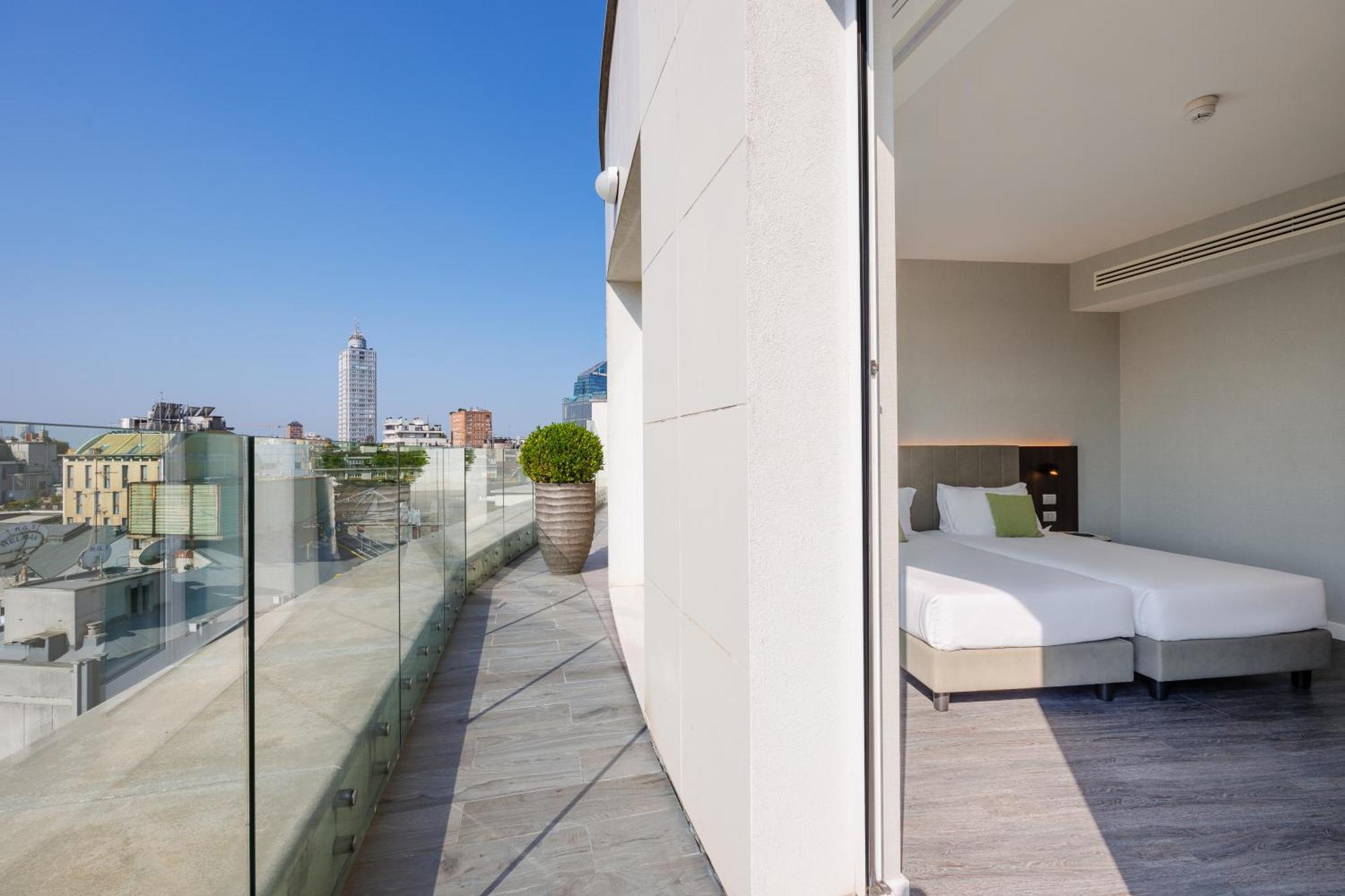 Ih Hotels Milano Centrale Экстерьер фото