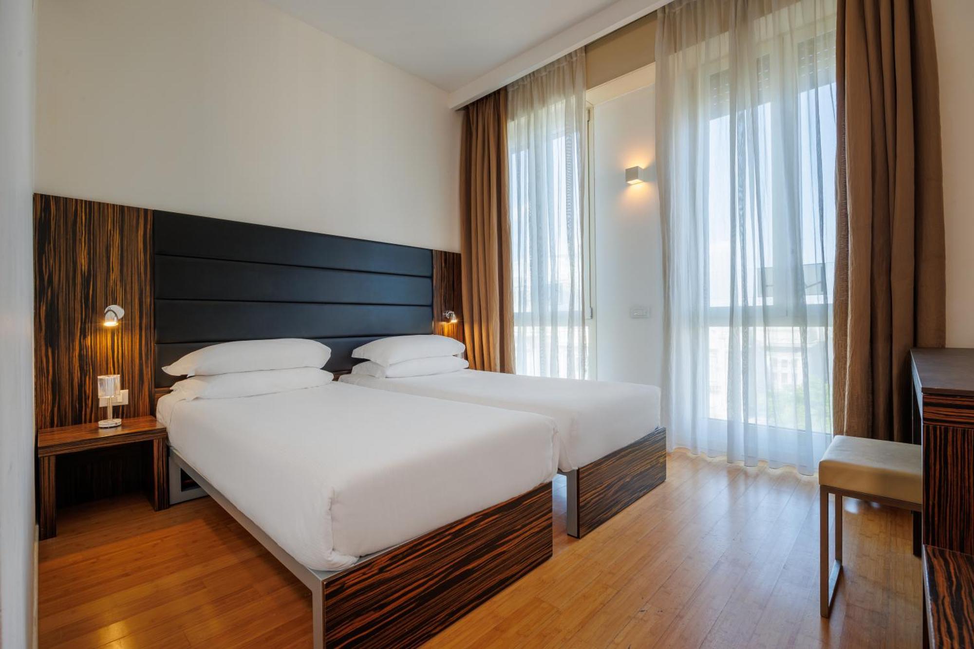 Ih Hotels Milano Centrale Экстерьер фото