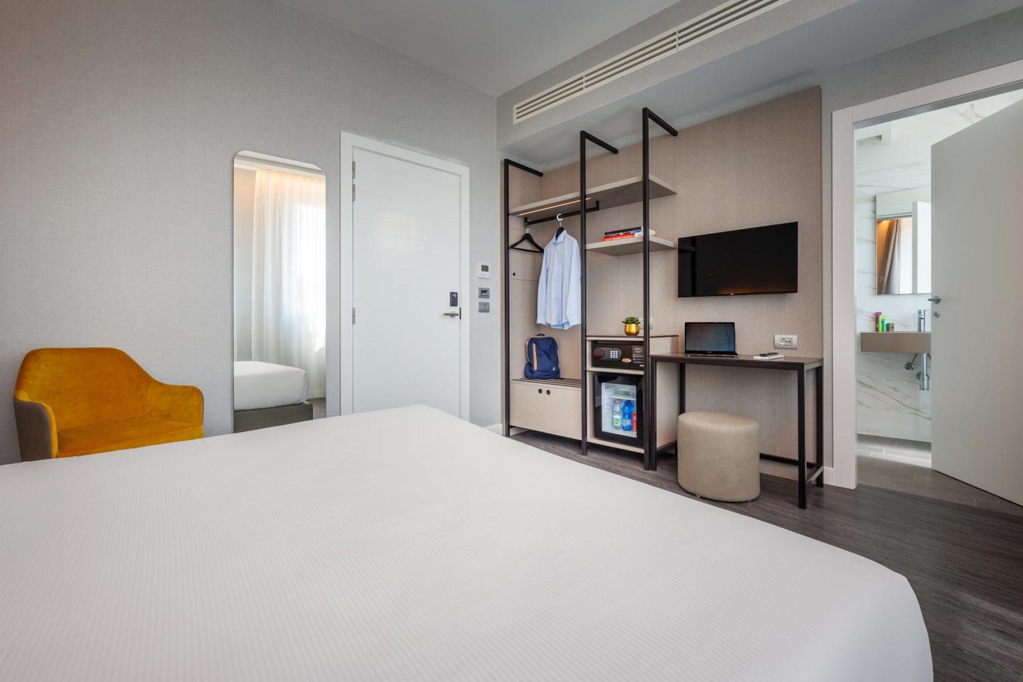 Ih Hotels Milano Centrale Экстерьер фото