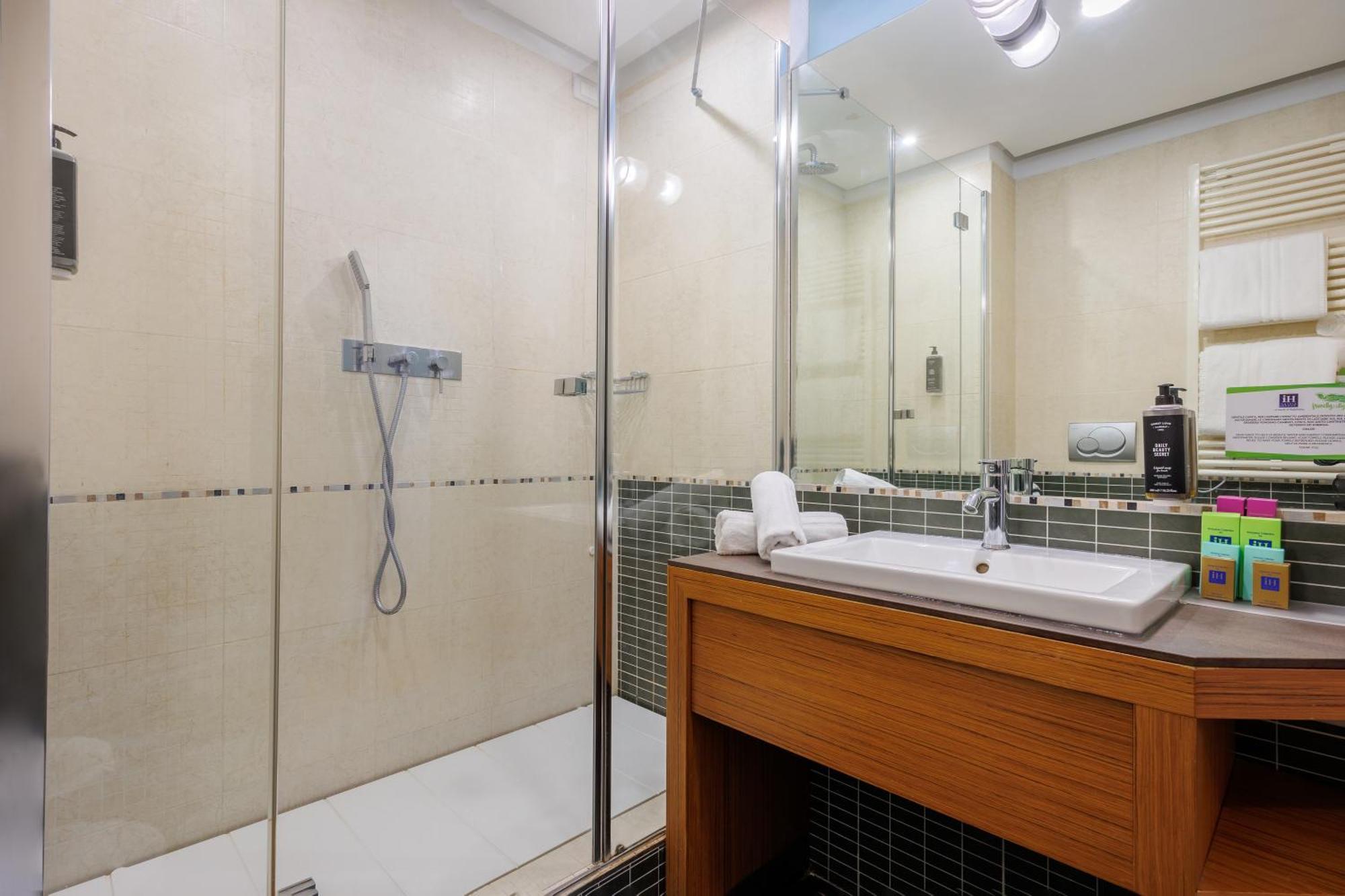 Ih Hotels Milano Centrale Экстерьер фото