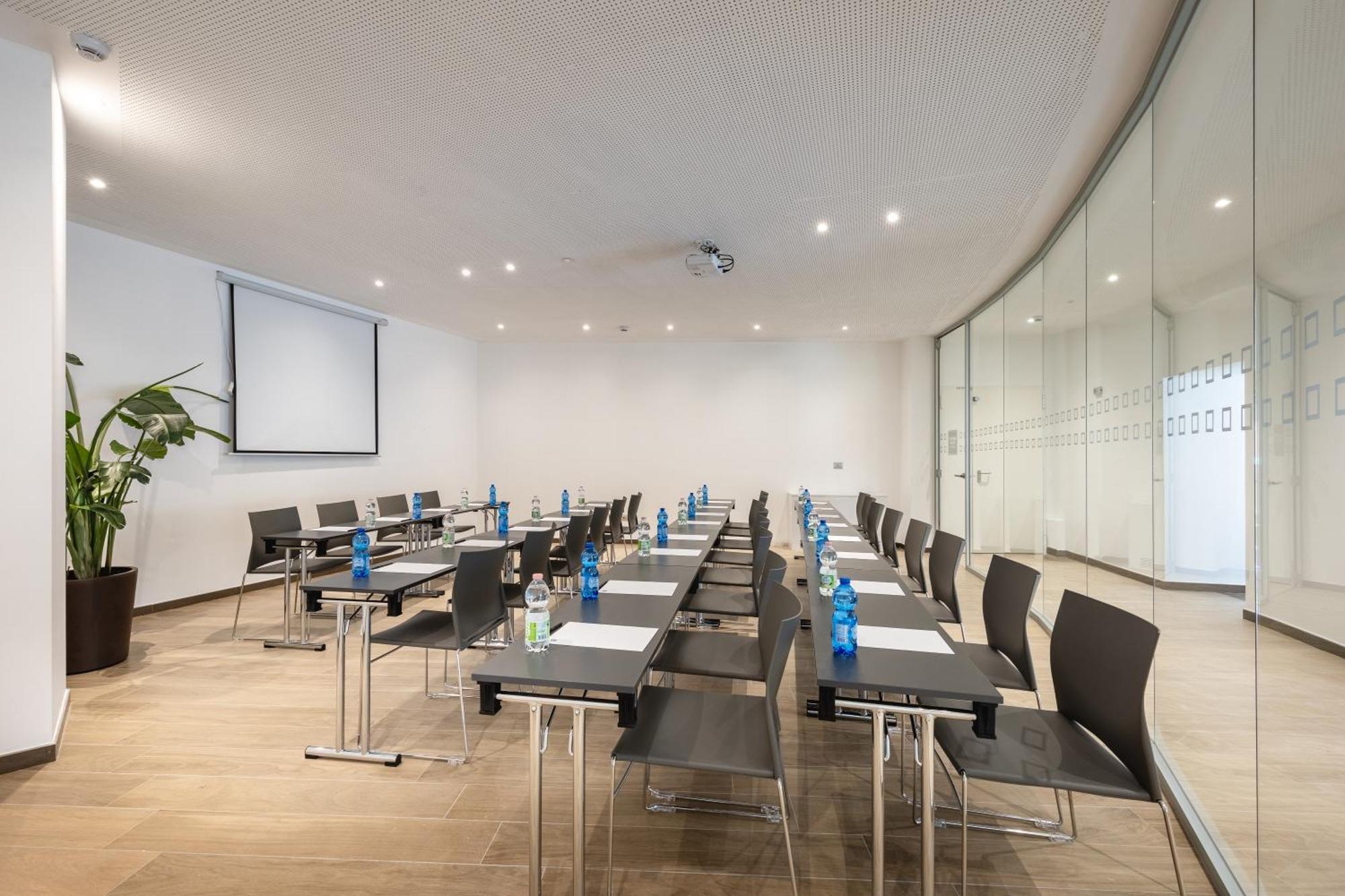 Ih Hotels Milano Centrale Экстерьер фото