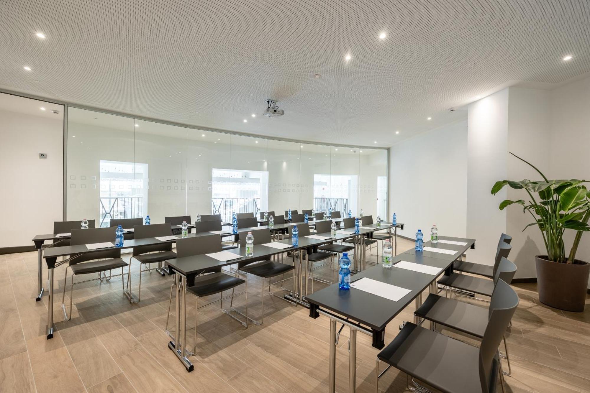 Ih Hotels Milano Centrale Экстерьер фото